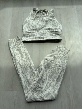 lululemon athletica Light Gray and White Leopard Print Align Leggings